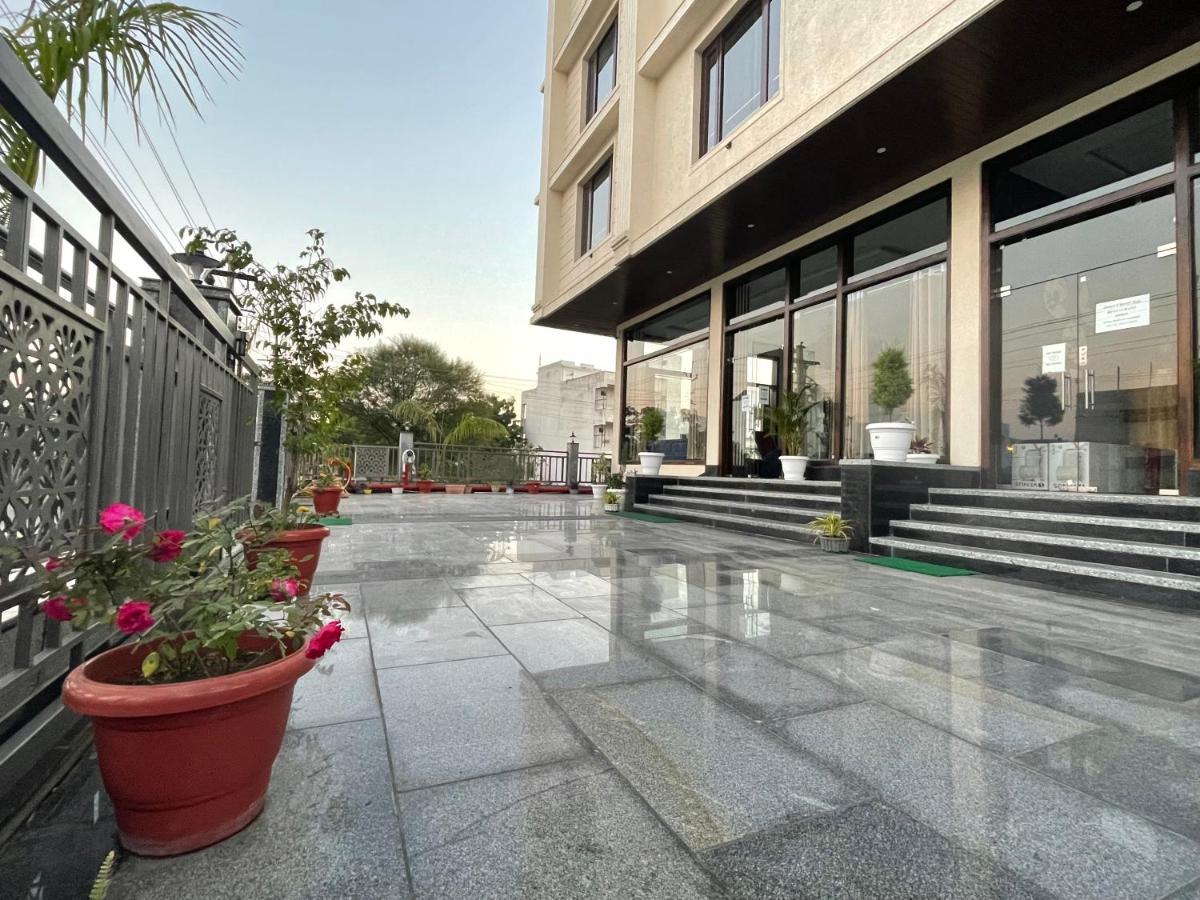 Clover Inn Udaipur Exterior foto