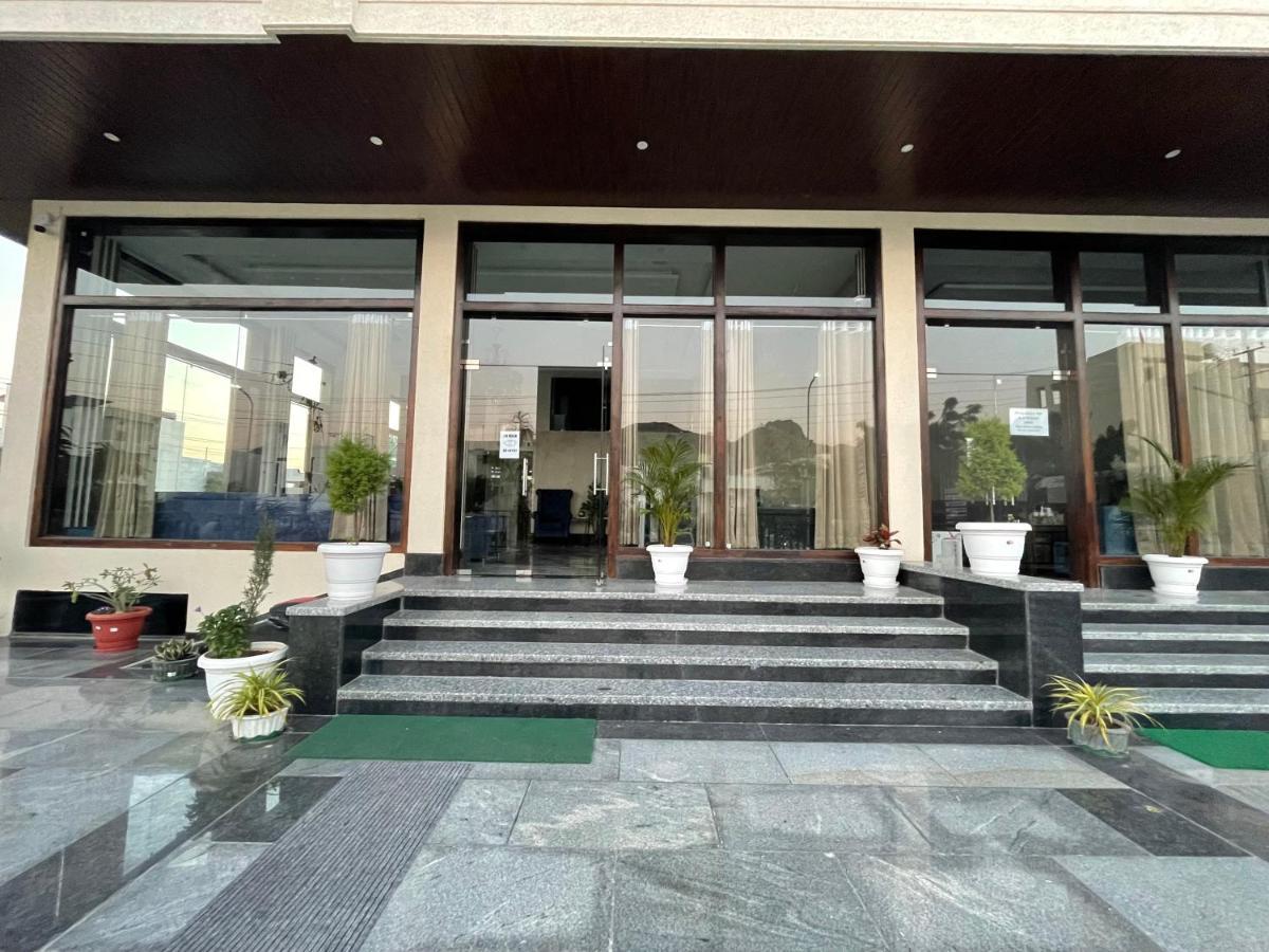 Clover Inn Udaipur Exterior foto